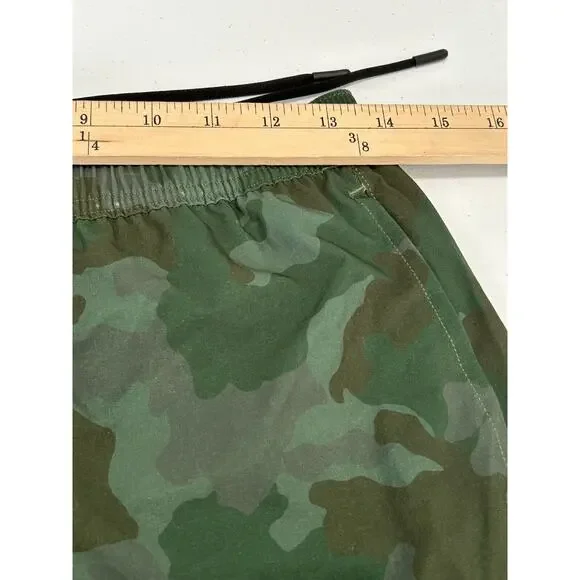 Chubbies 5.5 Inch Athletic Shorts Men Small Green Camo Print Lined NWOT - Picture 4 of 6